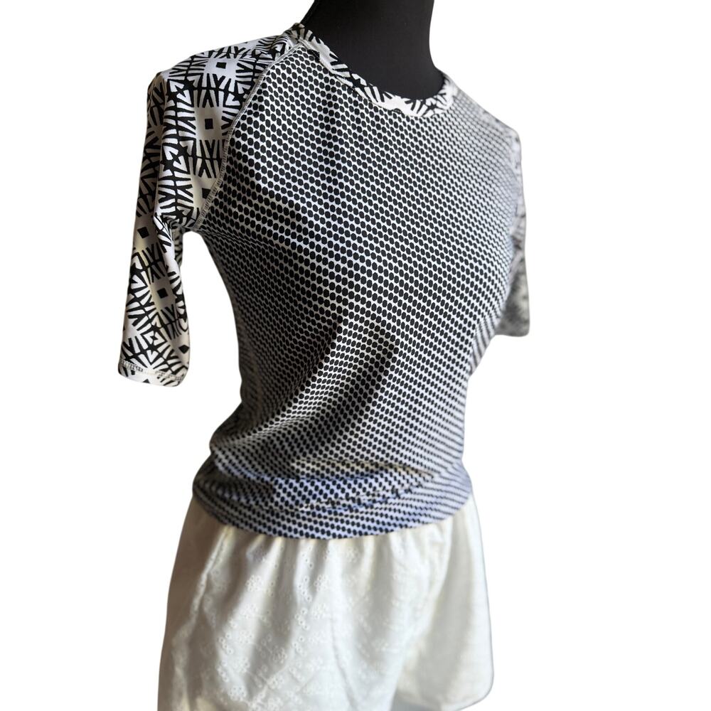 Old Navy Black White Print Rash Guard Swim Top UPF Short Sleeve Small
